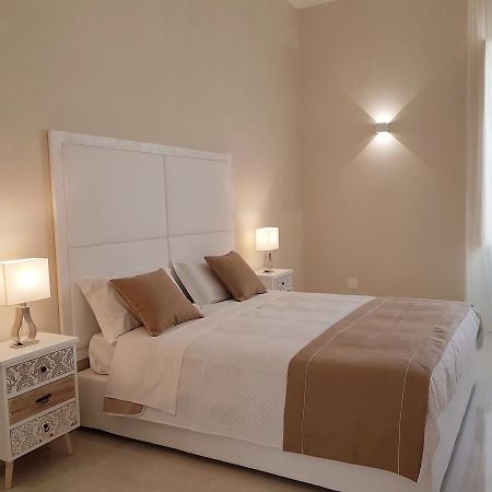B&B Via Cavour 32 Siraküza Dış mekan fotoğraf
